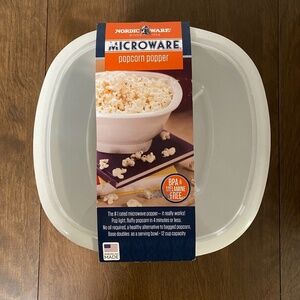 Nordic Ware Microwave Popcorn Popper 12 Cup White Brand New